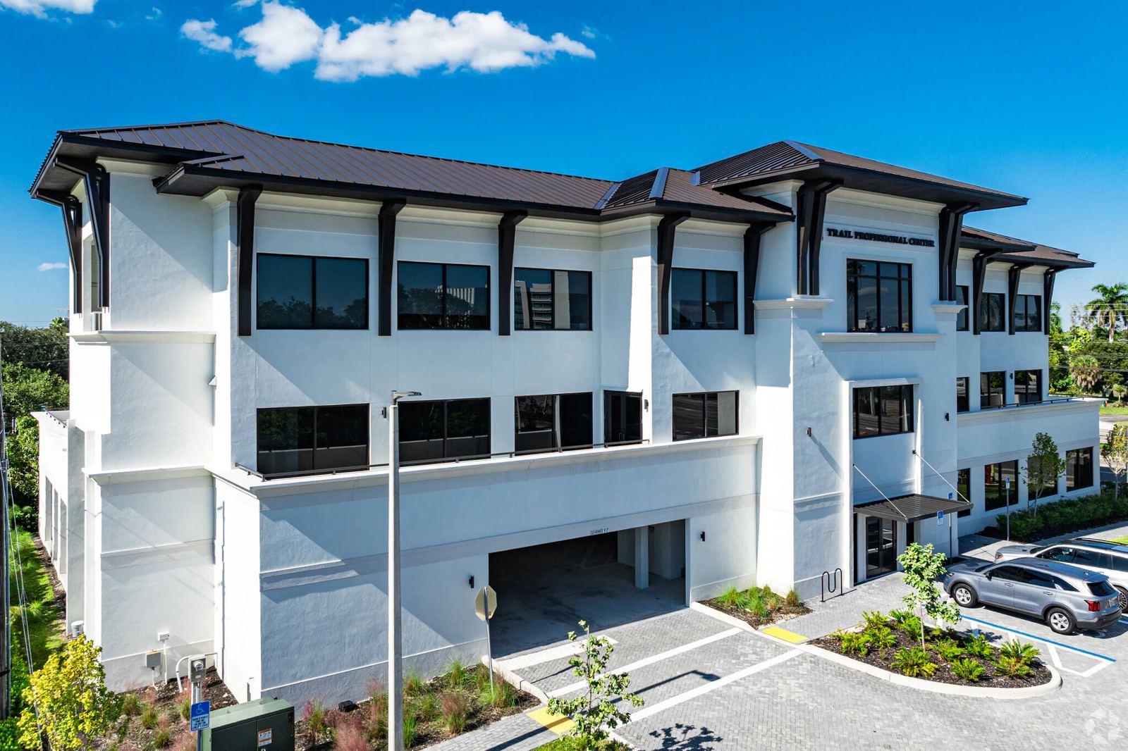 Trail Professional Center exterior — 3080 Tamiami Trail E, Naples, FL